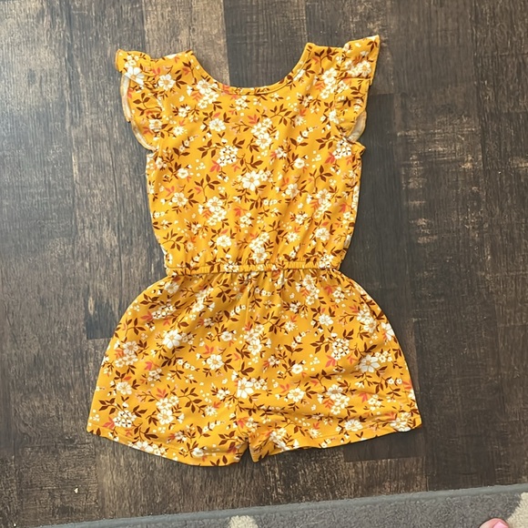 Young ❤️ Hearts  Romper - Picture 2 of 2